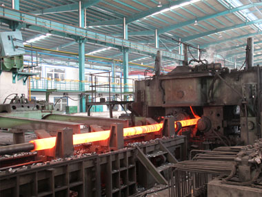 威海无缝钢管厂家生产线